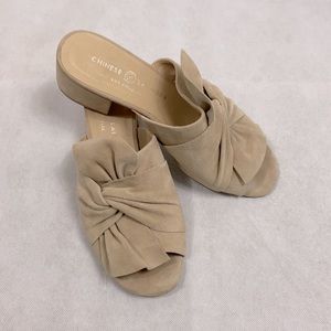 CHINESE LAUNDRY Suede slides